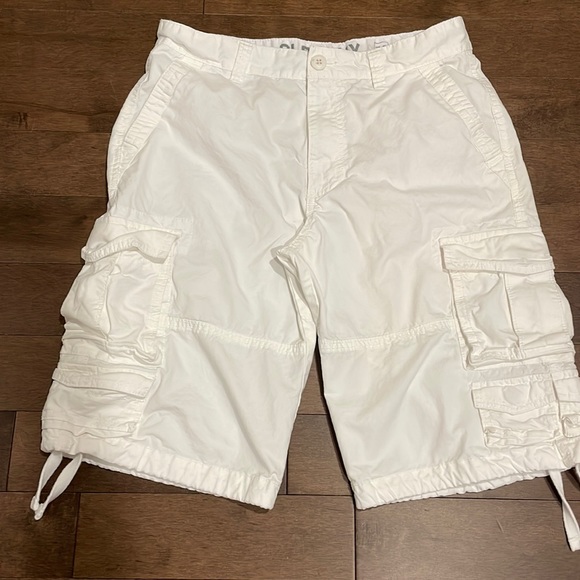 Old Navy Other - Old Navy men's white cargo bermuda short in size 30